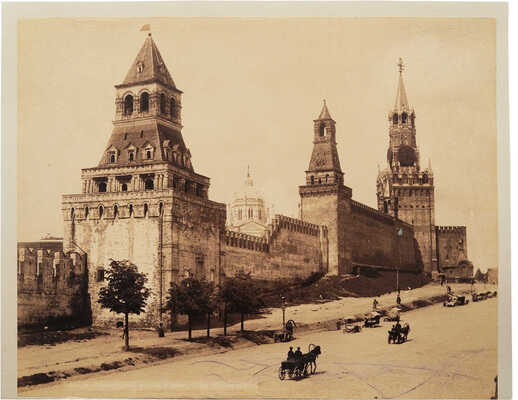 Старинная фотография с изображением Кремля. Москва, [Конец XIX - начало XX вв.].